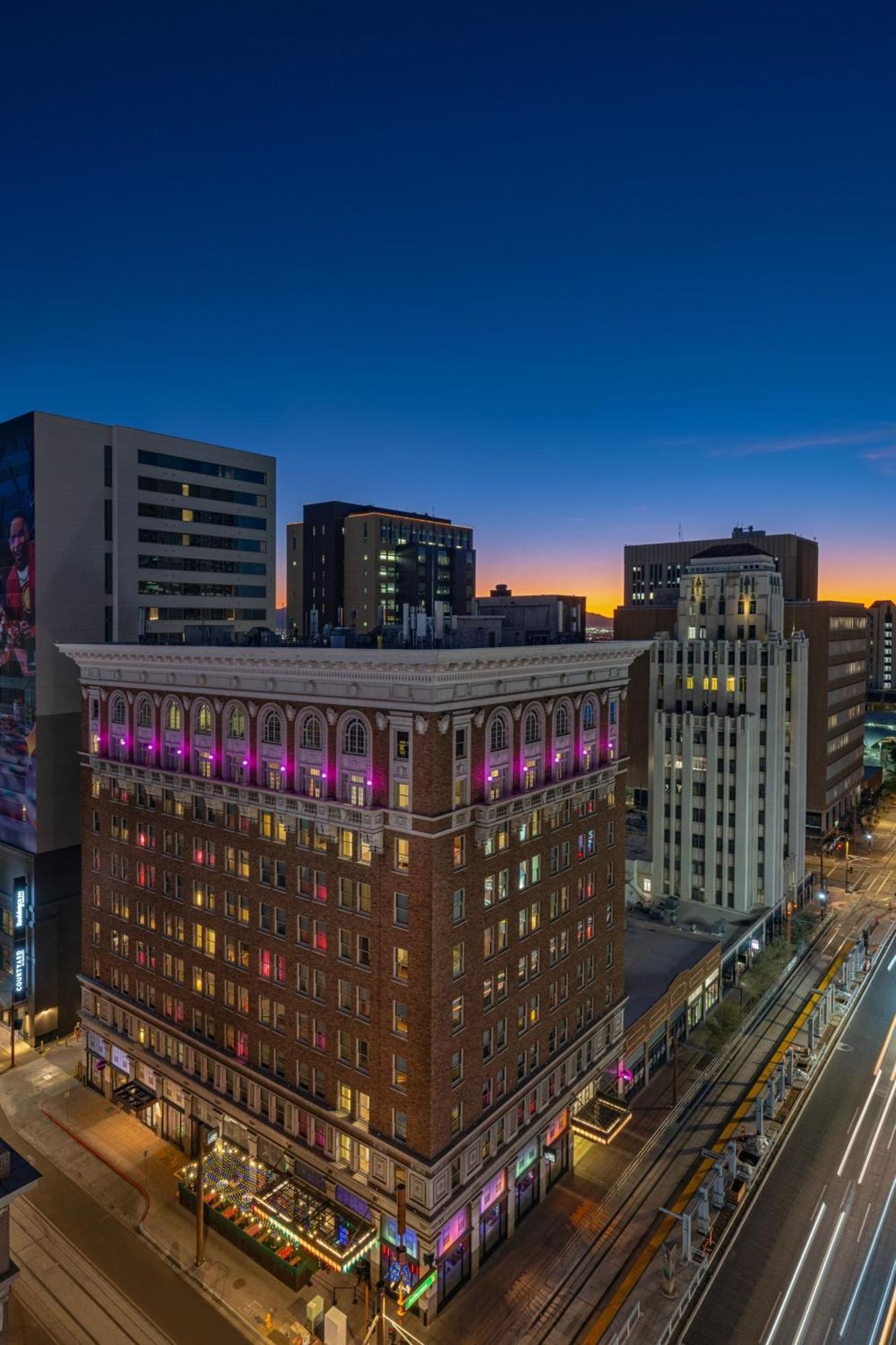Moxy Phoenix Downtown Экстерьер фото
